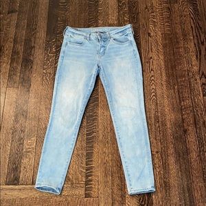 AMERICAN EAGLE Light Wash Skinny Jeans
